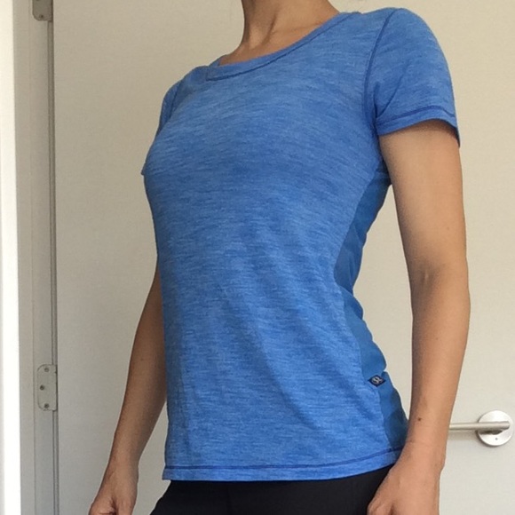 Lululemon Blue T-Shirt - Picture 1 of 8